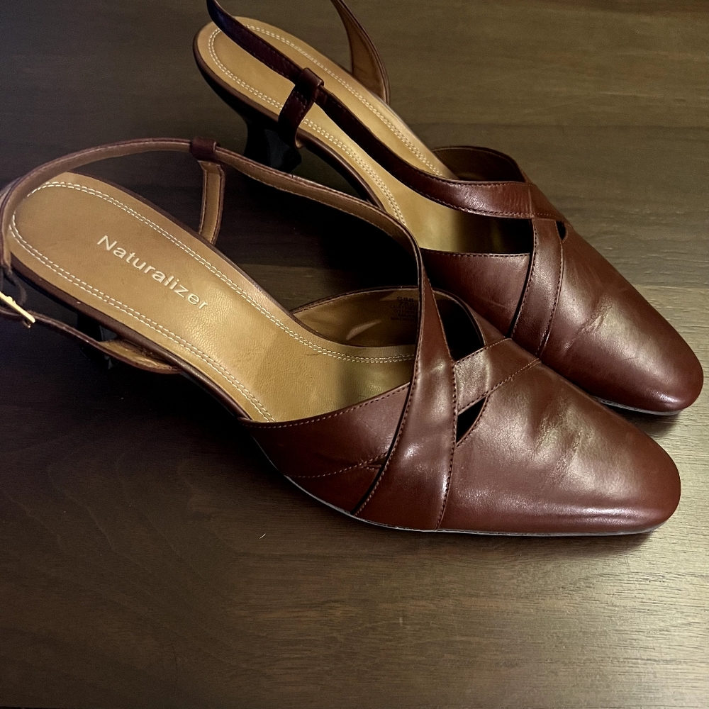 Brown Naturalizer Kitten Heel